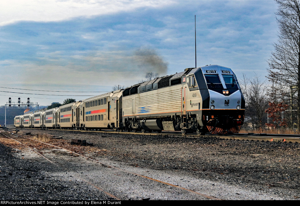 NJT 4019 on train 1707